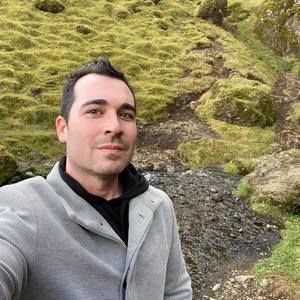 Meet your Posher, Dustin